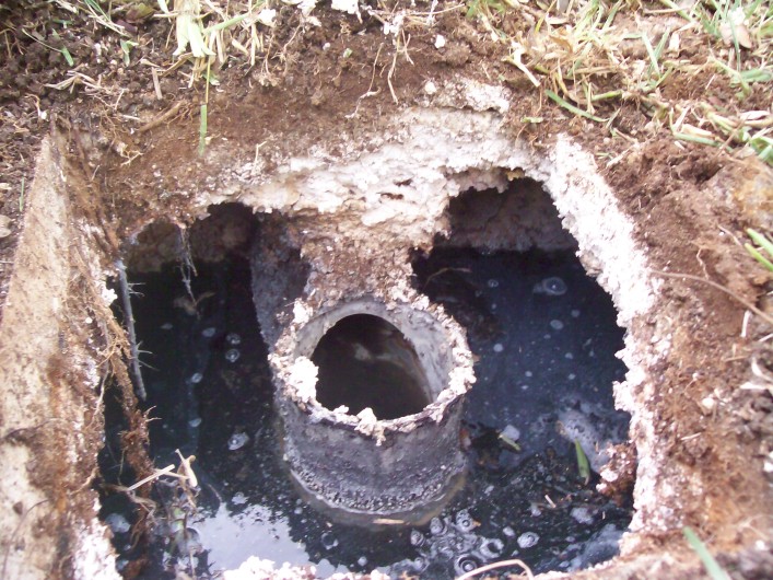 What causes septic tank to smell